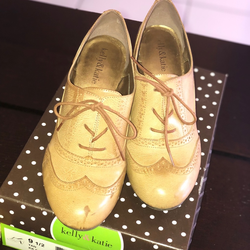 Used Pumps tan 9.5